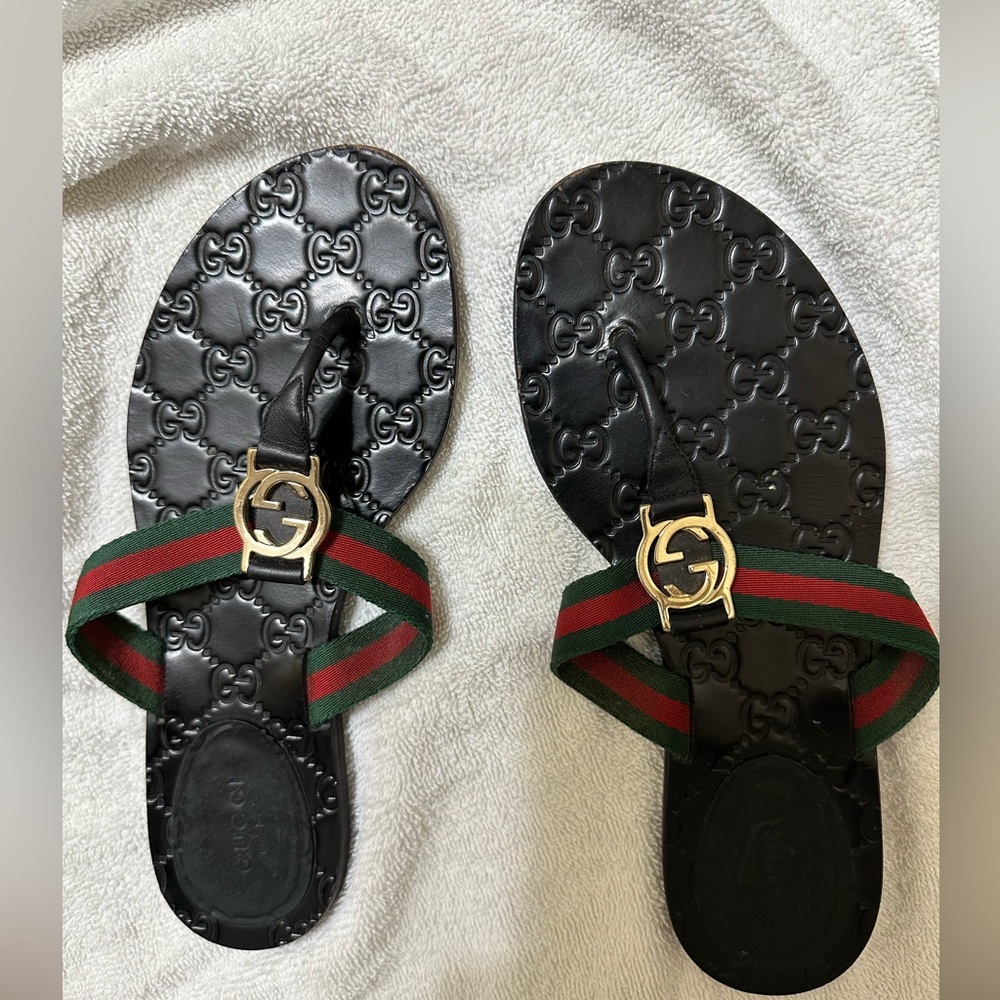 Women Gucci Thong sandals black size 37
